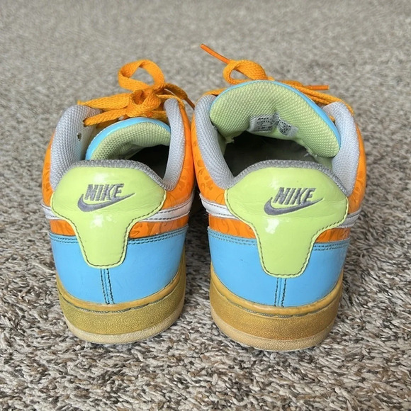 Nike Air‎ Prestige 2 Women’s Size 7 Basketball Shoes Orange Green Blue - Picture 3 of 10